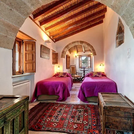 Malvasia Traditional Hotell
