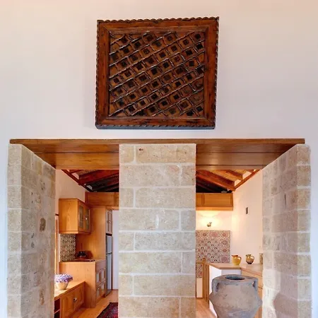 玛尔维萨传统酒店 3* 莫奈姆瓦夏