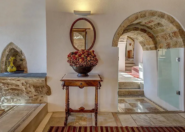 Malvasia Traditional Hotel