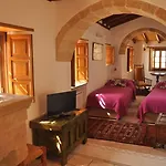 Malvasia Traditional فندق Monemvasía