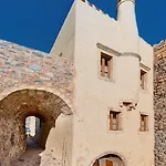 فندق Malvasia Traditional 3*