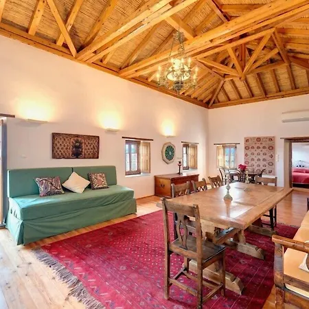 Malvasia Traditional Hotel