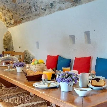 Malvasia Traditional 3* Monemvasía