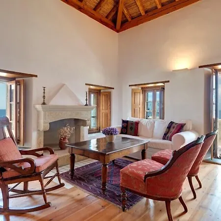 Malvasia Traditional Hotel