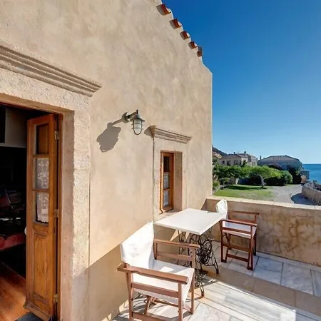فندق Malvasia Traditional 3*