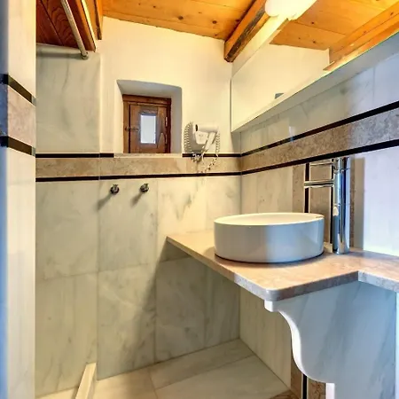 Malvasia Traditional 3* Monemvasia