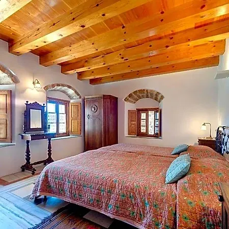 Malvasia Traditional Hotel 3*
