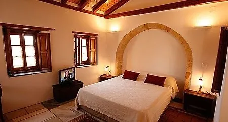 Ξενοδοχείο Malvasia Traditional 3*