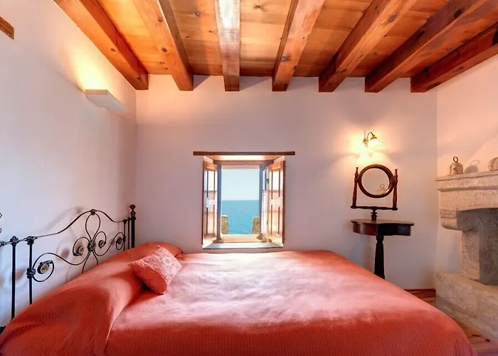 Malvasia Traditional Monemvasía