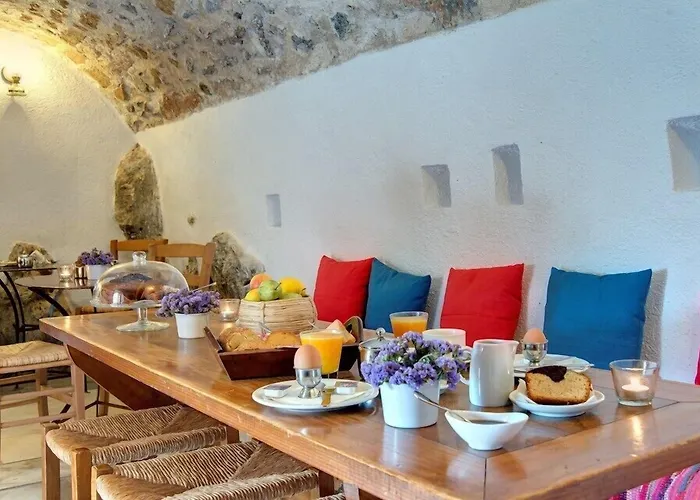 Malvasia Traditional 3* Monemvasía