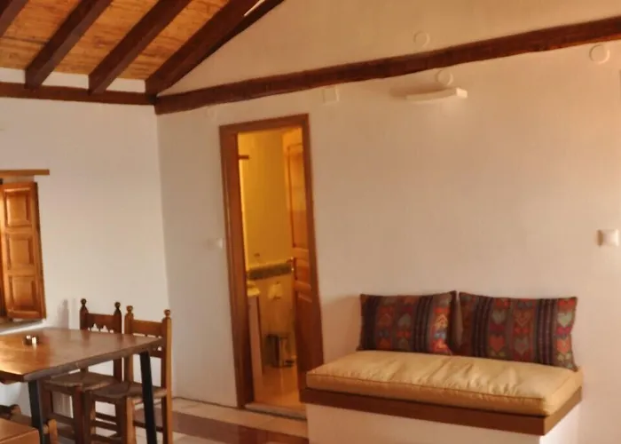 Malvasia Traditional 3* Monemvasía