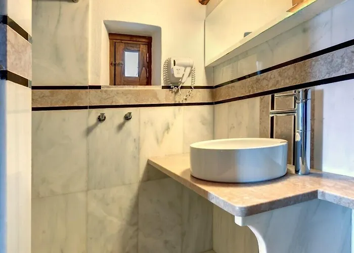 Malvasia Traditional 3* Monemvasía