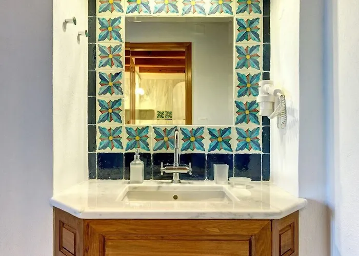 Malvasia Traditional Monemvasía