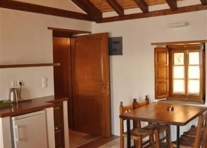 Malvasia Traditional 3* Monemvasía